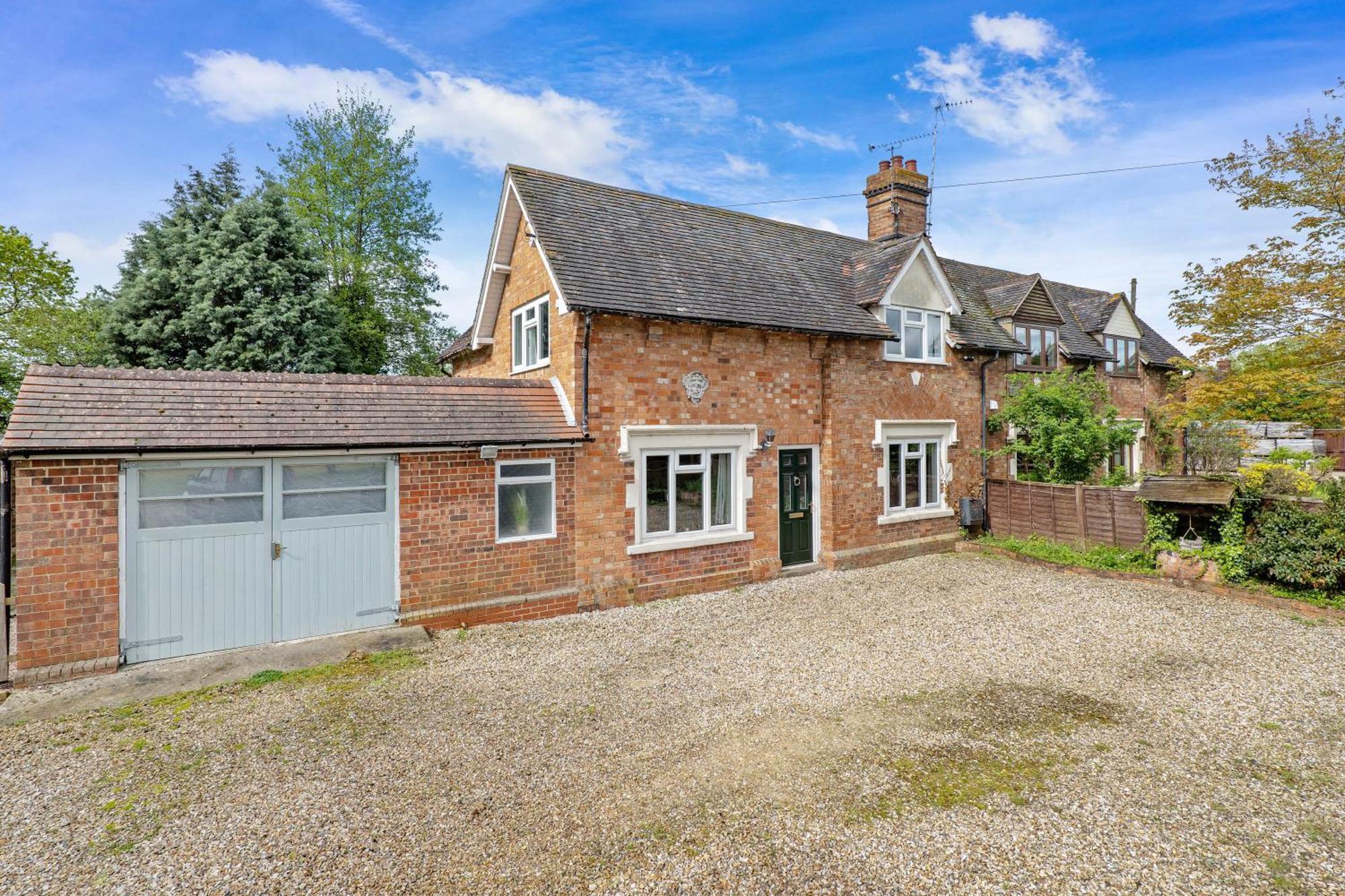 Wheelbarrow Cottage Bengeworth Room photo